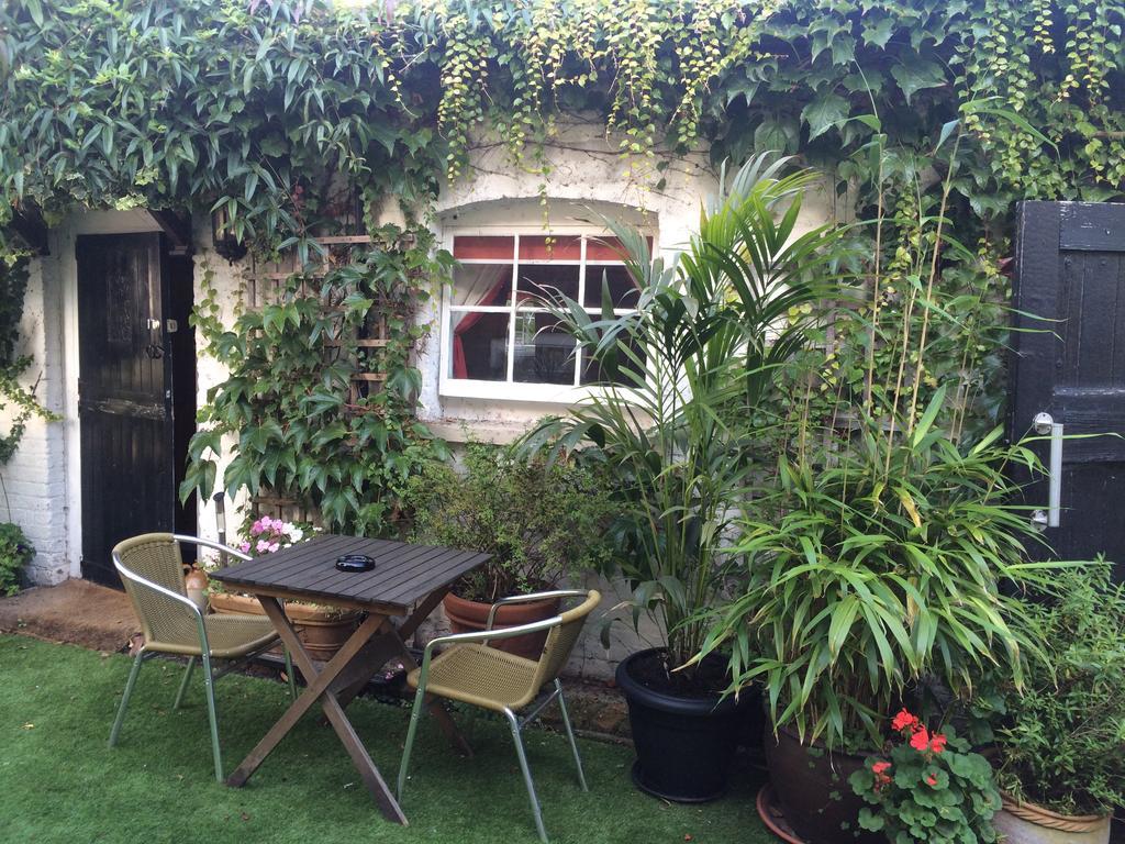 Harmondsworth Hall Guest House West Drayton  Room photo